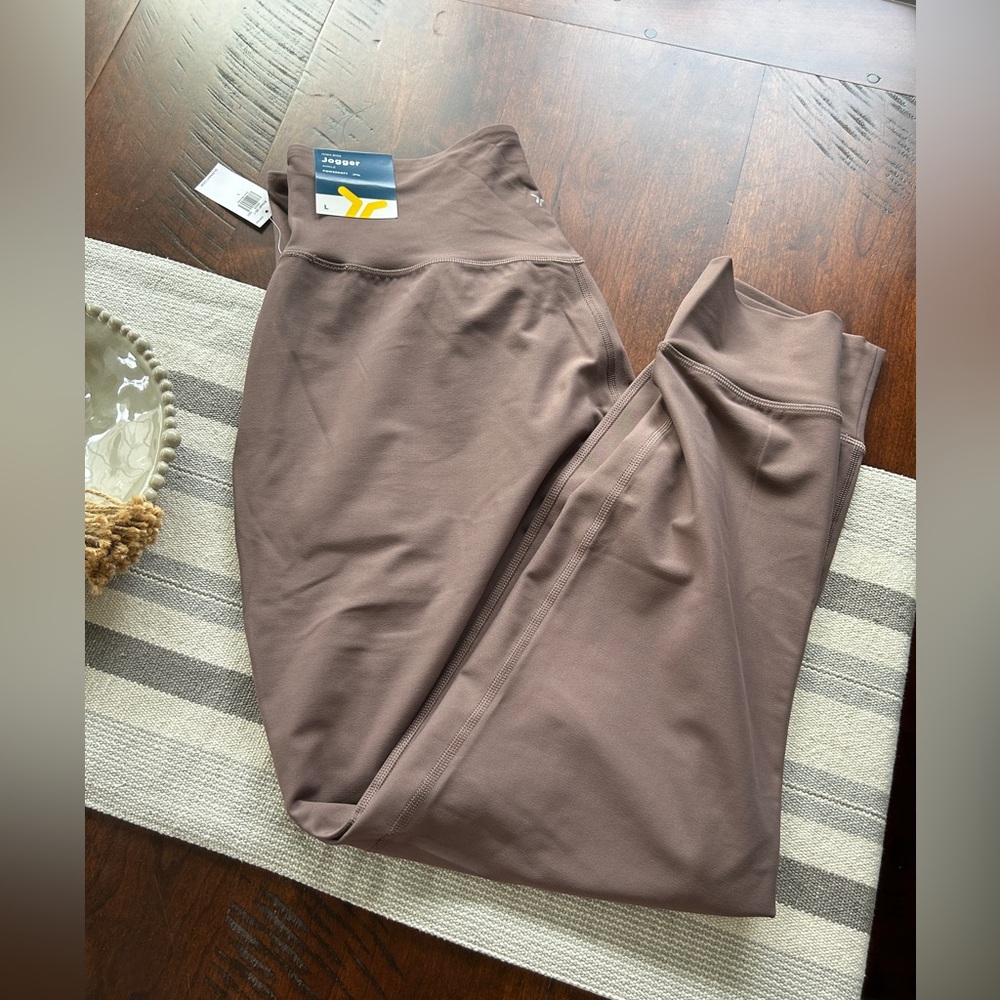 Old Navy Women's Powersoft Joggers Size Large NWT